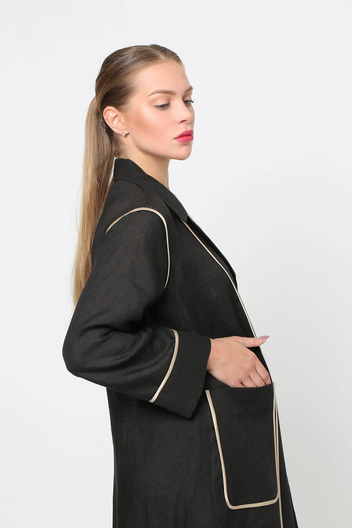 Contrast Piping Abaya