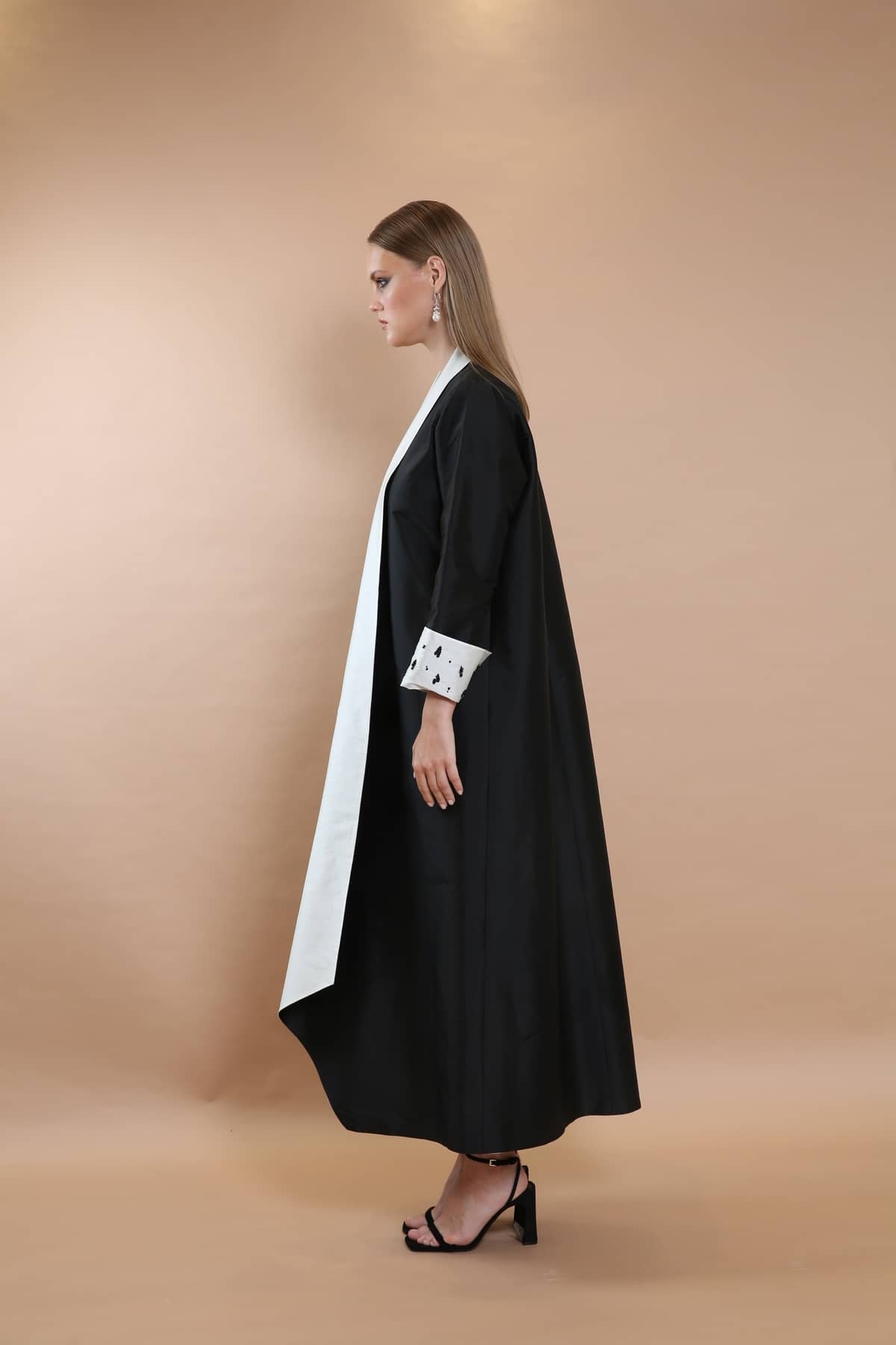 White Collar Taffeta Abaya