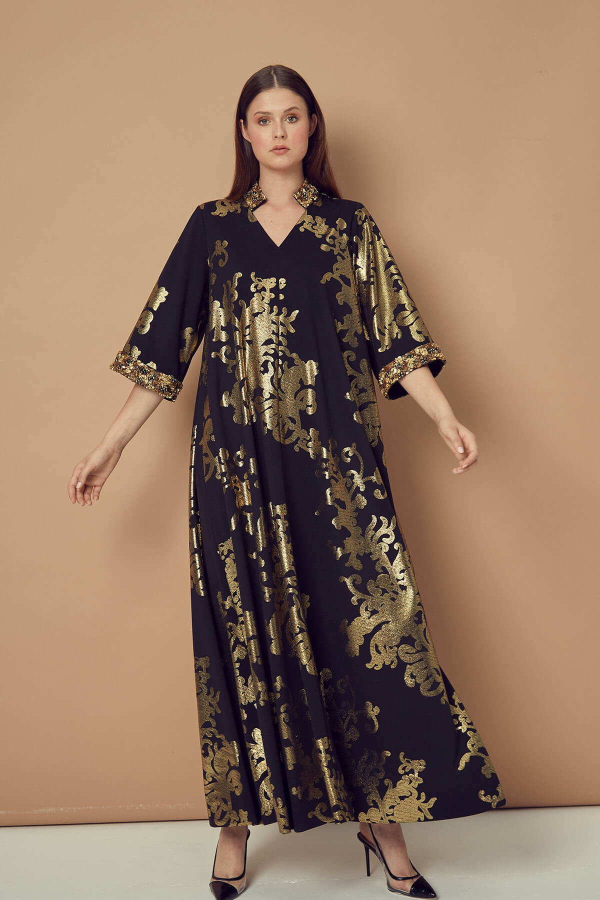 Embroidered round neck Kaftan