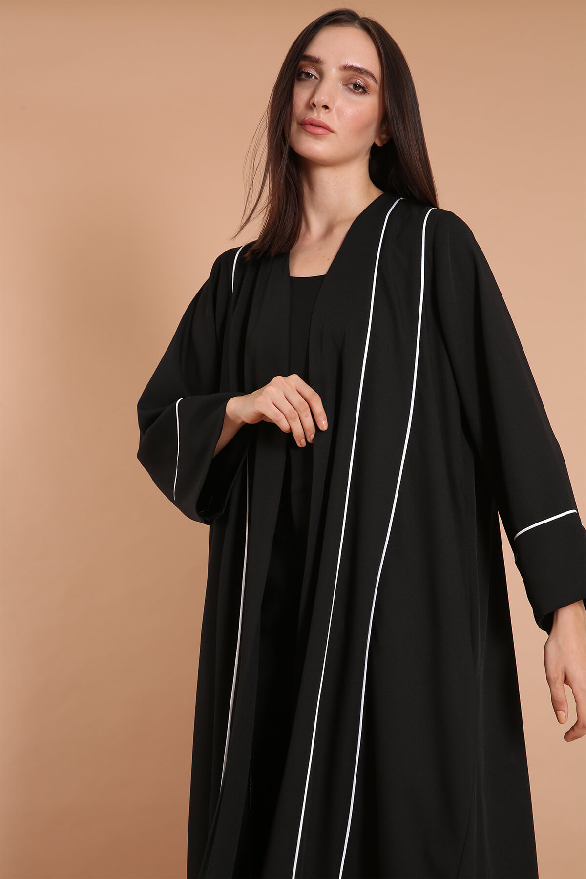 Contrast Piping Classic Abaya